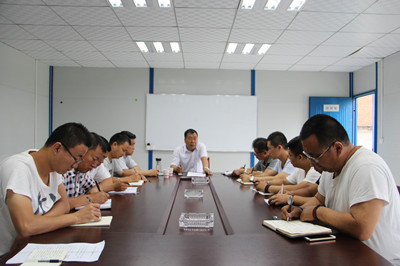 漢中分公司認(rèn)真?zhèn)鬟_(dá)建設(shè)集團(tuán)干部大會精神