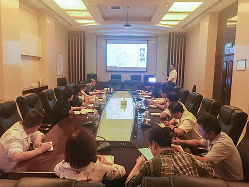 建設(shè)集團(tuán)董事長寧興剛主持召開合作項目研討會