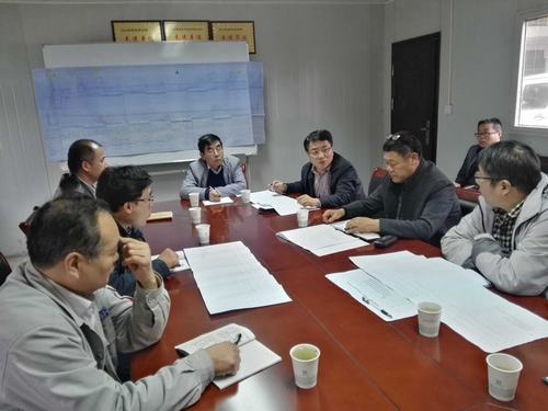 建設(shè)集團(tuán)副總經(jīng)理王明智親臨礦建二公司組織落實(shí)冶坪項目二期施工計劃