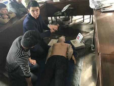 洗選煤運(yùn)營公司開展模擬人現(xiàn)場緊急救護(hù)基礎(chǔ)知識講解