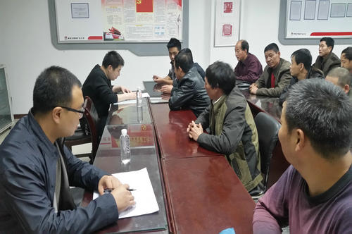 洗選煤運(yùn)營公司紅柳林運(yùn)營項(xiàng)目部全員背誦“雙危辨識(shí)” 強(qiáng)化安全意識(shí)