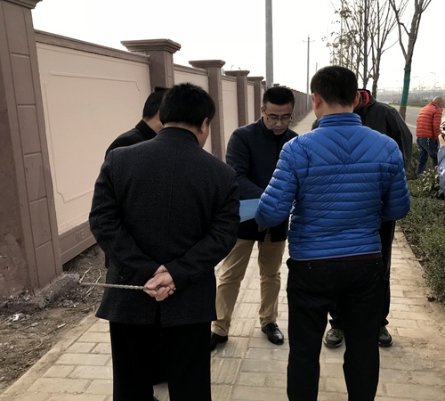 大秦置業(yè)公司:山水逸境項(xiàng)目施工臨建圍墻順利通過(guò)竣工驗(yàn)收