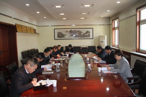 建設(shè)集團(tuán)聯(lián)合黨委副書記、紀(jì)委書記、工會(huì)負(fù)責(zé)人侯本英深入銅煤公司督導(dǎo)黨委中心組學(xué)習(xí)研討