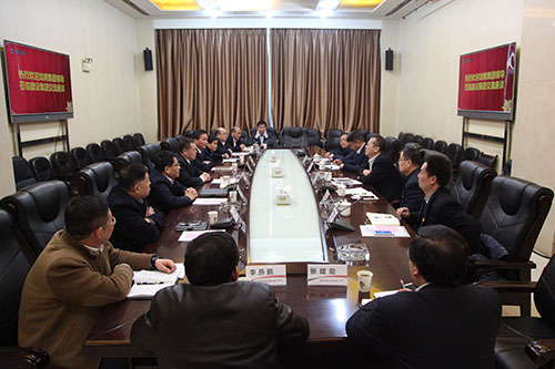 陜西龍門鋼鐵(集團(tuán))有限責(zé)任公司一行蒞臨建設(shè)集團(tuán)交流座談并舉行簽約儀式