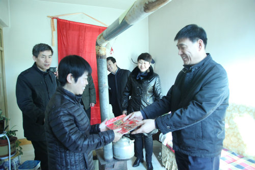 心系困難職工,情暖困難黨員