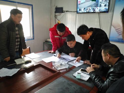 礦建二公司車村項目部提前完成四月生產任務