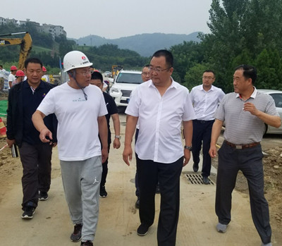 啟迪清潔能源集團(tuán)高級(jí)副總裁、瑞行集團(tuán)總裁雷萬(wàn)寧一行蒞臨陜煤建設(shè)咸陽(yáng)分公司安裝項(xiàng)目部施工現(xiàn)場(chǎng)視察指導(dǎo)工作