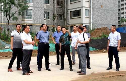 銅川礦業(yè)公司領(lǐng)導(dǎo)深入銅煤1#、2#小區(qū)施工現(xiàn)場(chǎng)回訪檢查項(xiàng)目建設(shè)工作