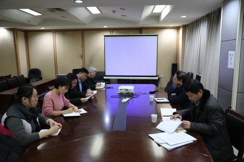 建設(shè)集團(tuán)第二督導(dǎo)組深入路橋分公司對(duì)“講政治、敢擔(dān)當(dāng)、改作風(fēng)”專(zhuān)題教育進(jìn)行督導(dǎo)