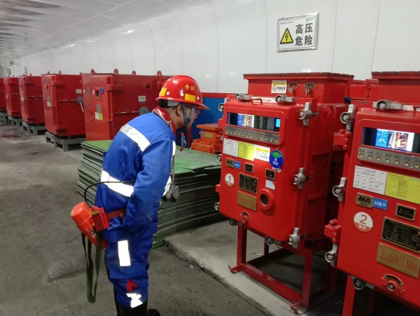 陜煤建設(shè)機(jī)電安裝公司：國(guó)慶我在崗 項(xiàng)目生產(chǎn)“不打烊”！