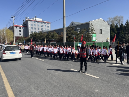 陜煤建設(shè)榆林公司第一項目部:開啟“守護模式”為學(xué)子們安全保駕護航 踐行國企社會擔(dān)當(dāng)
