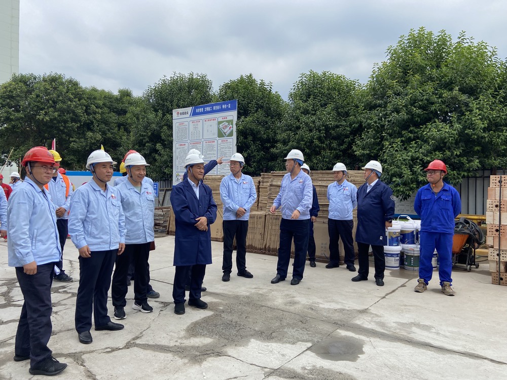 陜煤建設(shè)綠宇公司:陜西省化工學(xué)會理事會副理事長蒞臨消防一級站調(diào)研指導(dǎo)