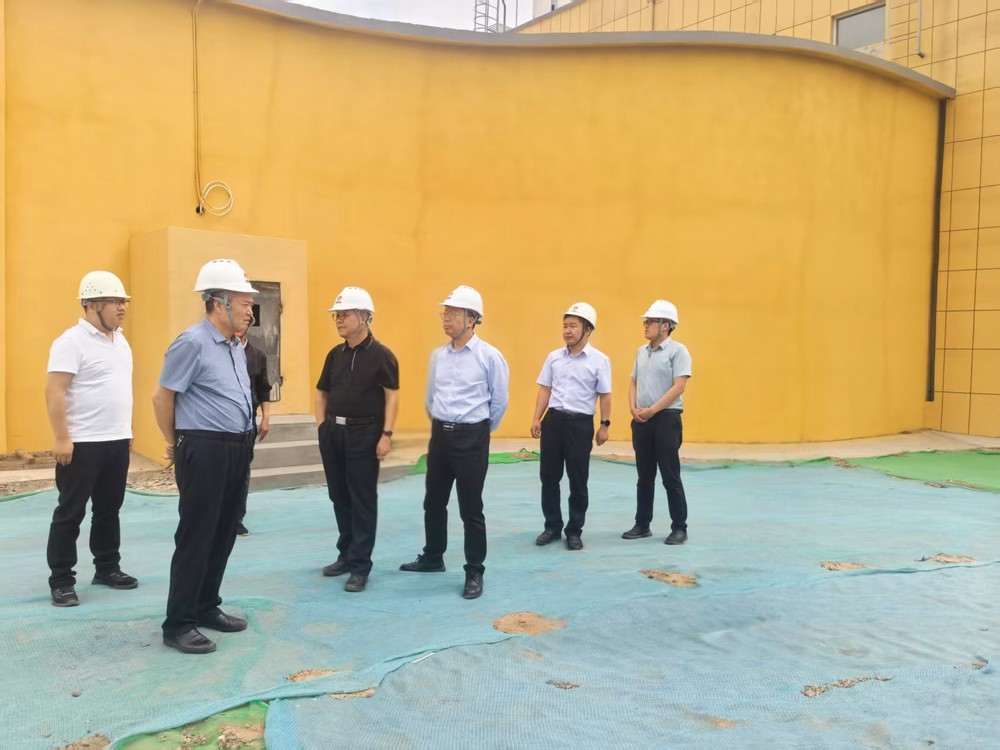 陜煤集團基本建設(shè)管理部高級工程師王建立深入天工公司基層項目檢查指導