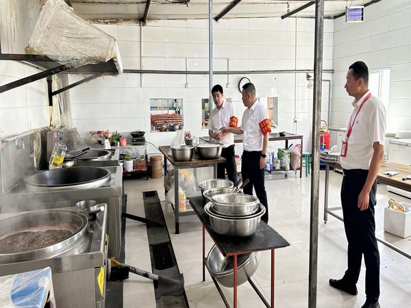 陜煤建設煤礦運營服務分公司:職工代表巡視為生產(chǎn)安全“把診問脈”