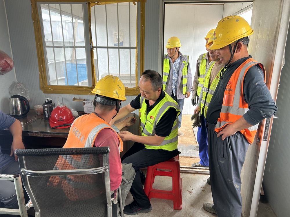 陜煤建設(shè)銅煤公司:高溫“烤”驗(yàn)下的暖心守護(hù)