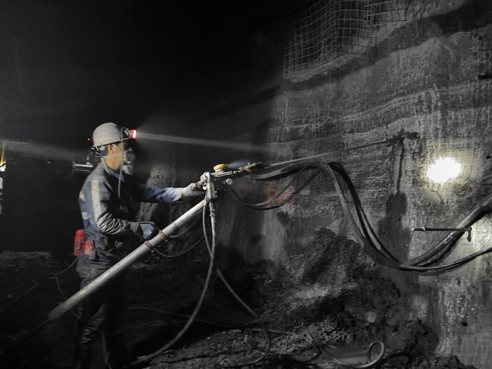 陜煤建設(shè)集團(tuán)礦建三公司華龍項(xiàng)目部連續(xù)兩個月超額完成施工任務(wù)