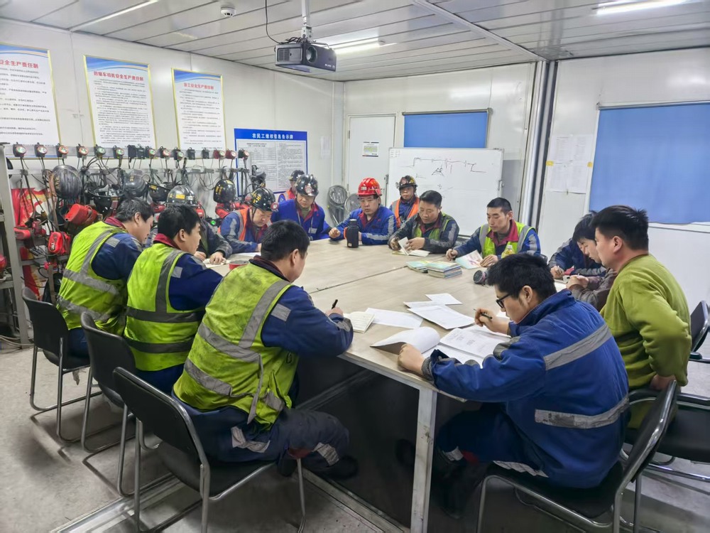 陜煤建設(shè)洗選煤運(yùn)營(yíng)公司第二項(xiàng)目部：春?jiǎn)⒐?jiān)   按下開局“快進(jìn)鍵”