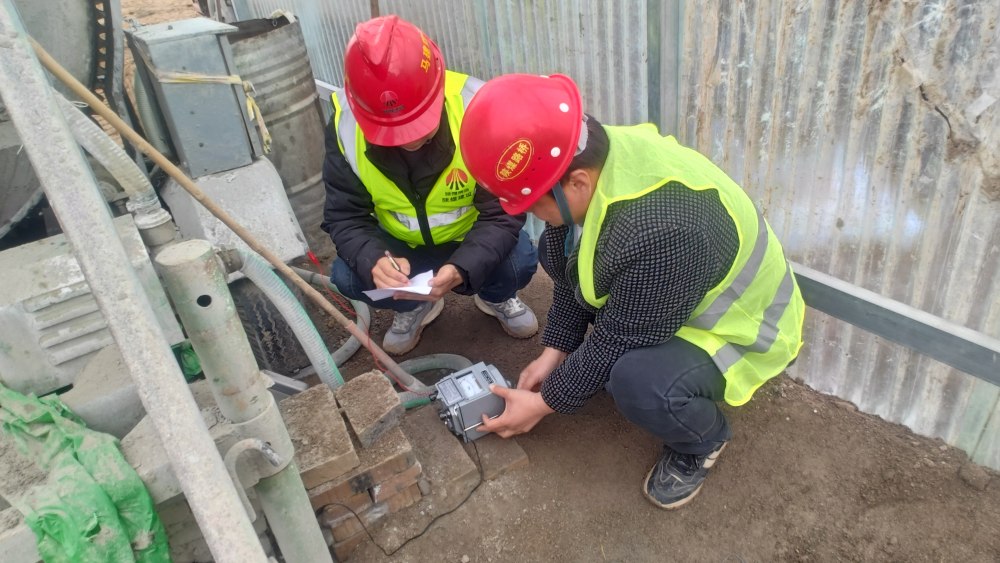 陜煤建設(shè)路橋分公司彬長項(xiàng)目部開展春季電氣預(yù)防性試驗(yàn)，筑牢安全防線